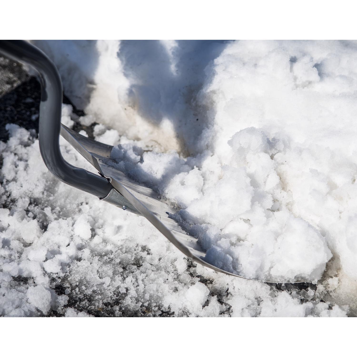 Ames True Temper 18 in. W X 52 in. L Aluminum Snow Shovel