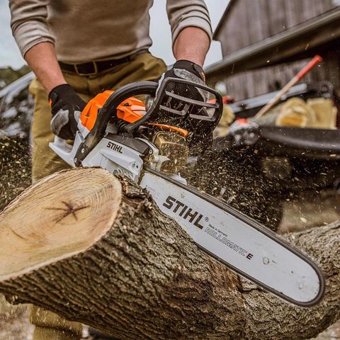 STIHL MS 261 C-M 20 in. 50.2 cc Gas Chainsaw Mfr# 11412224002