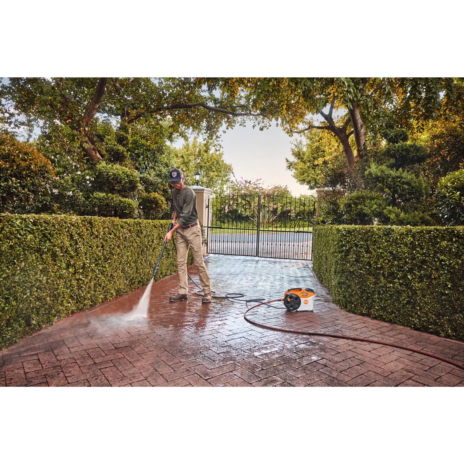 東芝ロロックサンダ　RS-100 STIHL REA 100 PLUS 2200 psi Battery 1.32 gpm Pressure Washer Kit