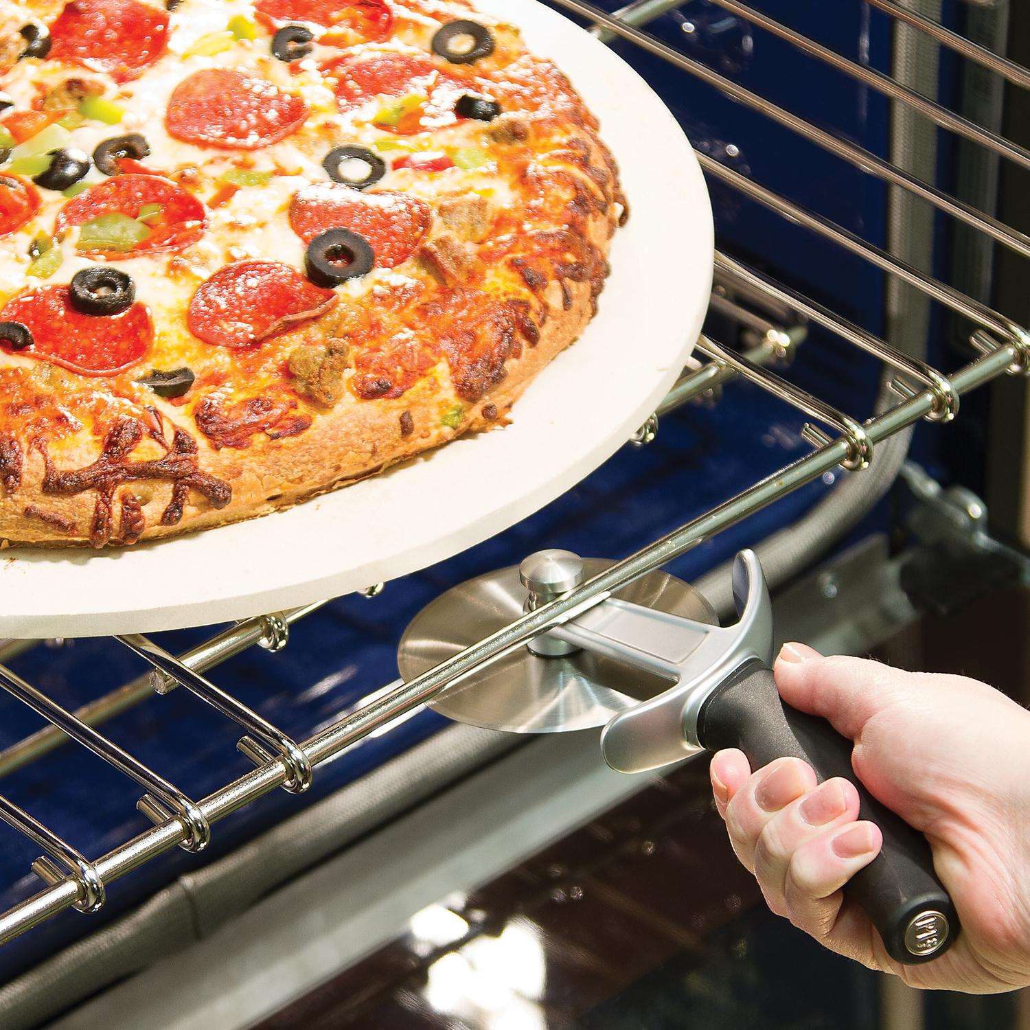 Progressive PL8 Black Stainless Steel Pizza Wheel - Thumbnail 4