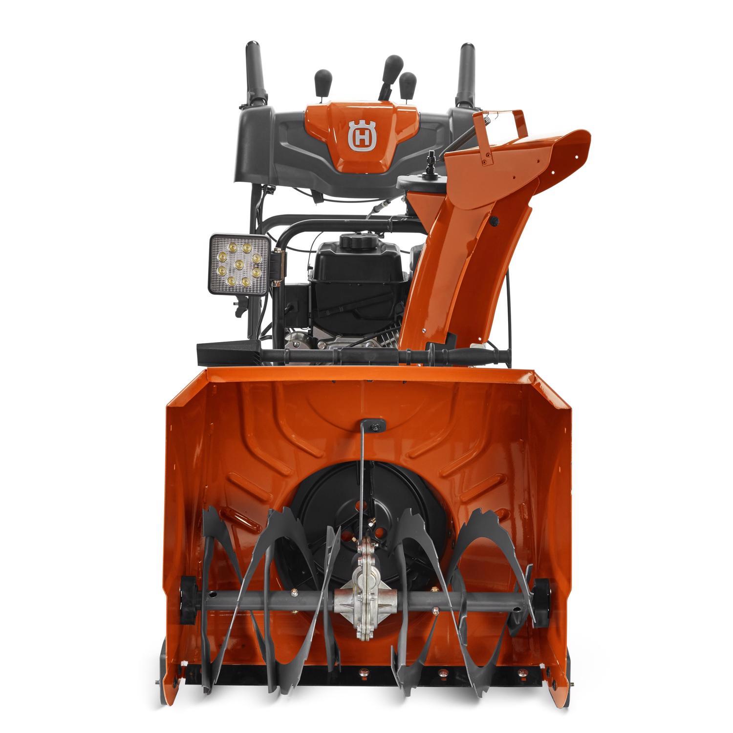 ST 224 Snow Blower - Thumbnail 2