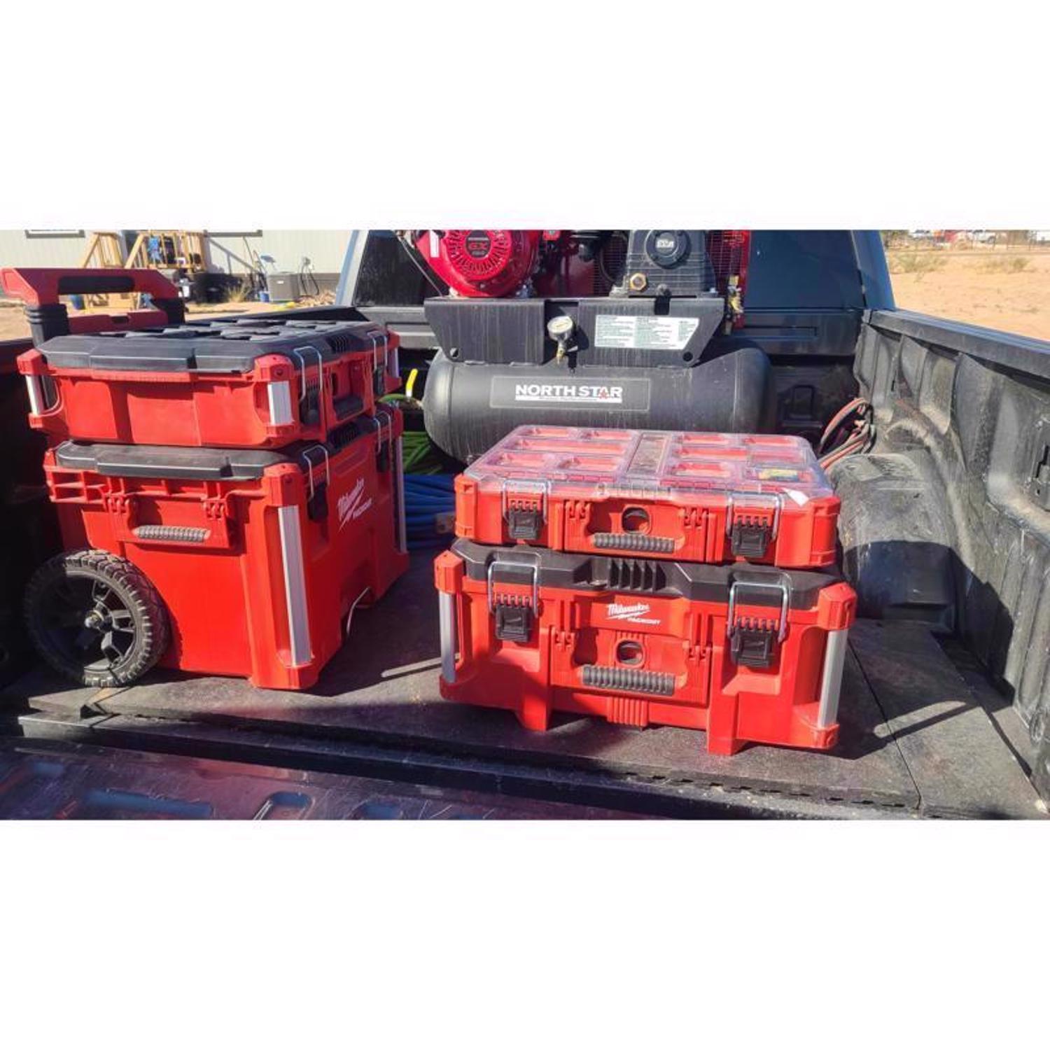 Milwaukee Packout 22 in. Modular Large Portable Tool Box Black/Red