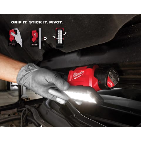 milwaukee 700 lumen flashlight charging indicator colors USB Rechargeable 700L 2110-21 The Milwaukee USB Rechargeable 800L Compact Flashlight maintains a pocket portable body while delivering 800L of TRUEVIEW High Definition output that gives users the ability to see up to 175 Milwaukee 2363-20 M18 18-Volt Lithium-Ion