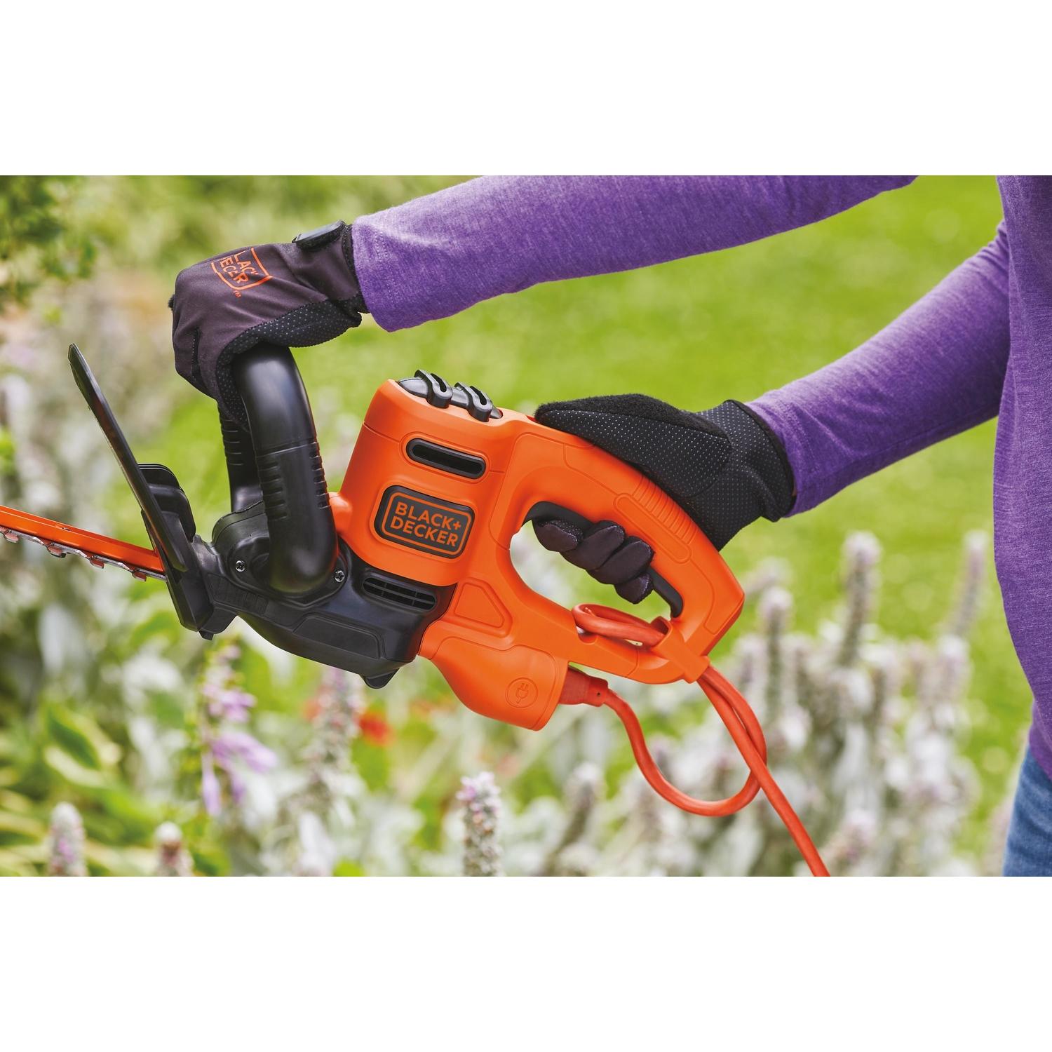 Black+Decker Hedge Trimmer - Thumbnail 2