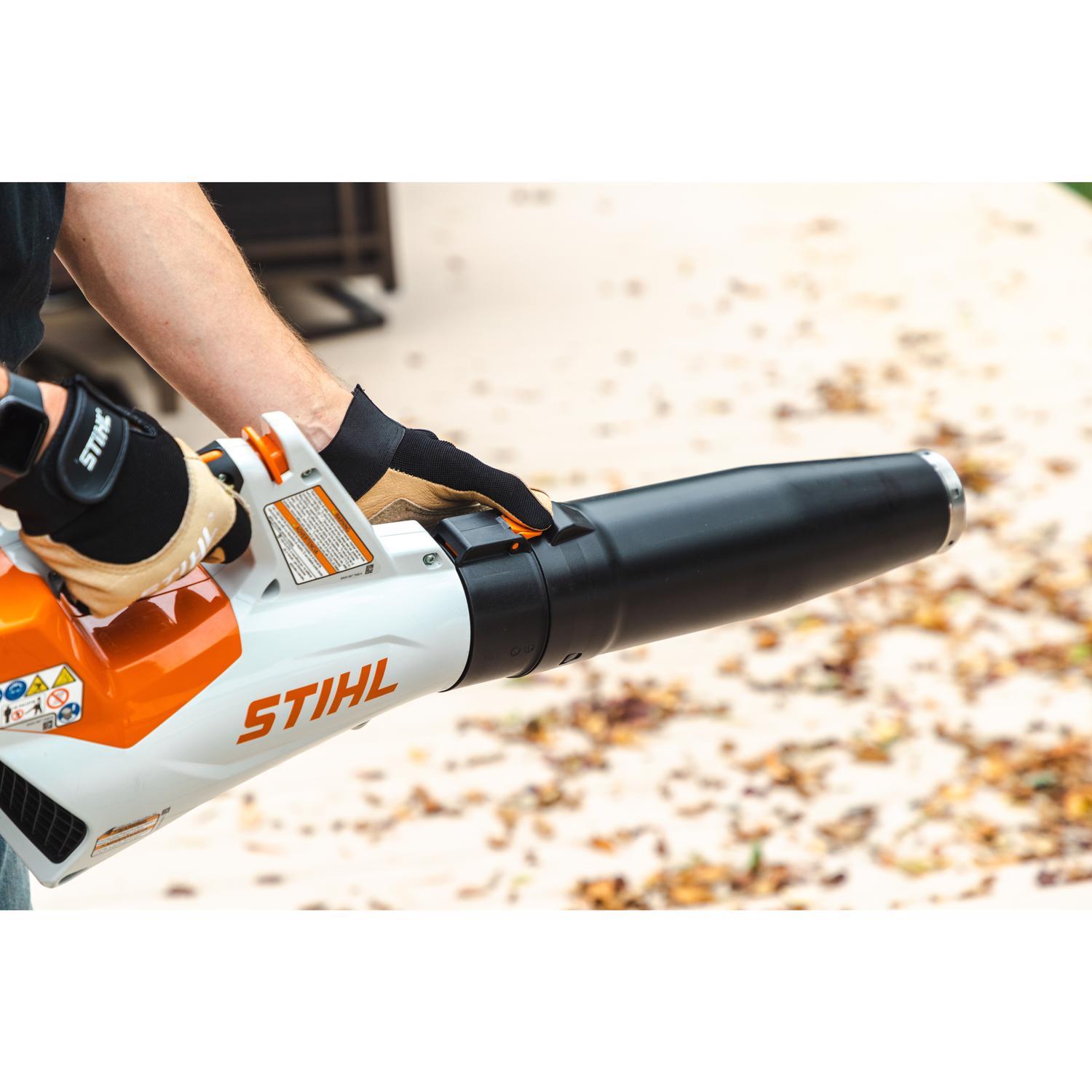 STIHL BGA 60 w/ AK 30 154 mph 459 CFM 36 Battery Handheld Blower