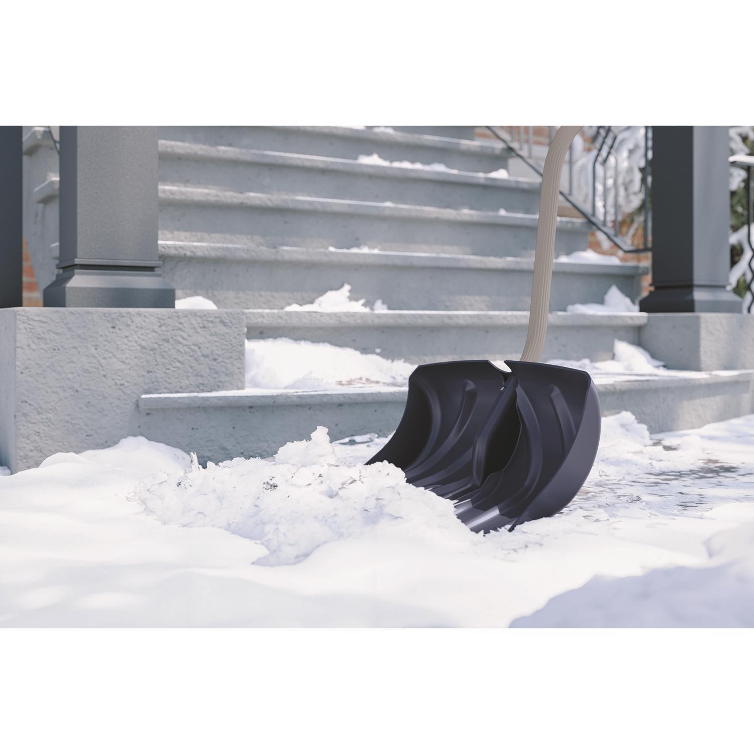 Suncast Snow Shovel - Thumbnail 2