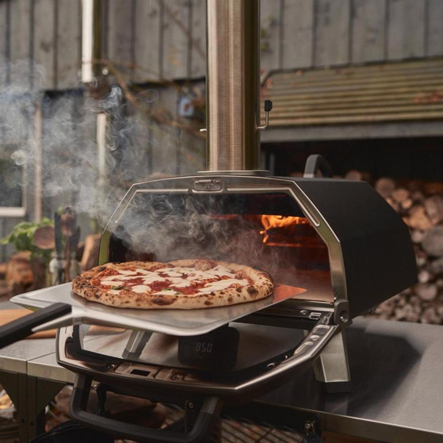 Ooni Karu 2 Pro Charcoal/Wood Chunk Outdoor Pizza Oven Foundry