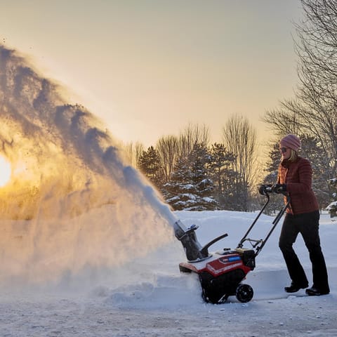 Toro Power Clear 21 in. 212 cc Single stage Gas Snow Blower Mfr