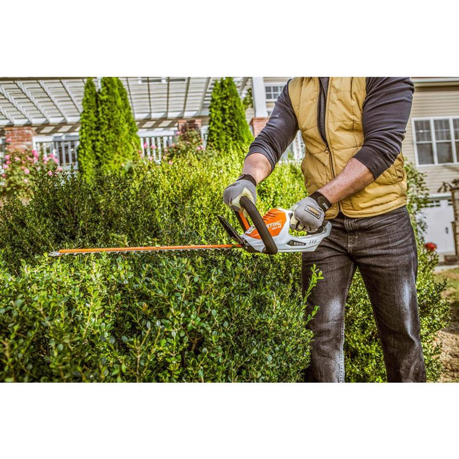 STIHL HSA 45 20 in. 18 V Battery Hedge Trimmer Kit