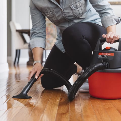 Craftsman CMXEVBE172501 2.5 gal Corded Wet/Dry Vacuum Tool Only 3