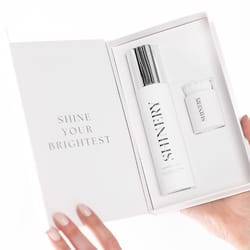 Shinery Radiance Duo Gift Set • Set contains One Radiance Wash and One Radiance Brush