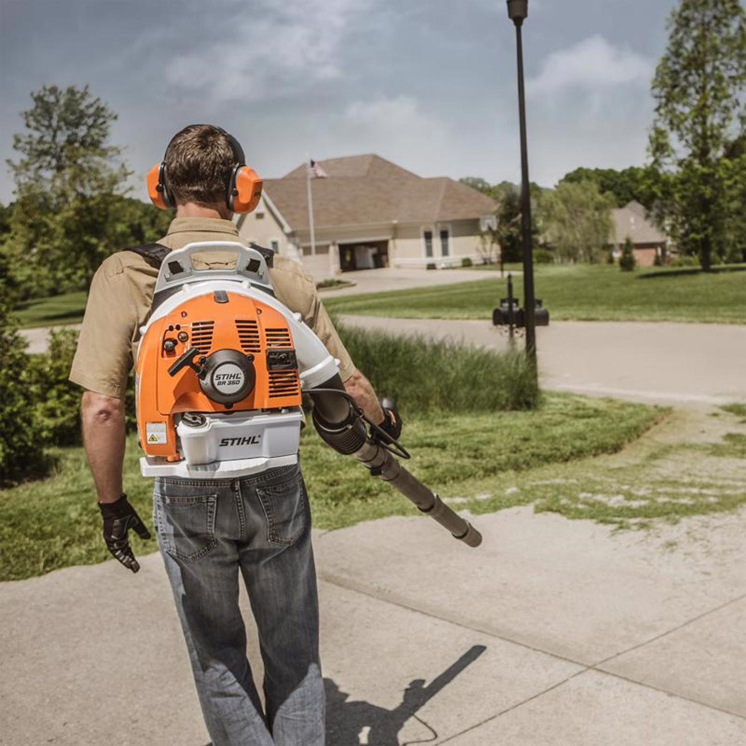 STIHL BR 350-Z Leaf Blower - Thumbnail 3