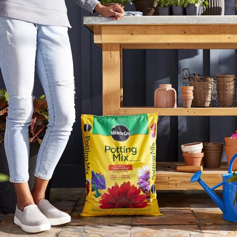 Miracle-Gro All Purpose Potting Mix 16 qt Mfr# 75686301 - Ace Hardware