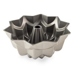 Nordic Ware 10 in. Vintage Star Bundt Pan