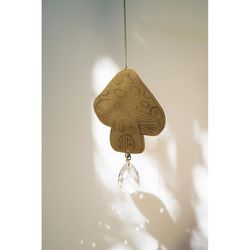 Matr Boomie Antique Gold Glass/Metal 0.25 in. H X 4.5 in. L X 4.5 in. W Mushroom Suncatcher
