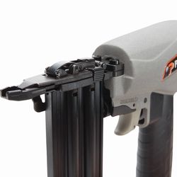 Paslode 18 Ga. Brad Nailer