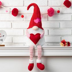Glitzhome Valentine's Gnome Shelf Sitter with Dangling Legs Polyester/Sand 1 pc