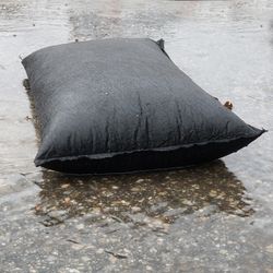Quick Dam Flood Bags 3.5 in. H X 12 in. W X 24 in. L Flood Barrier 20 pk