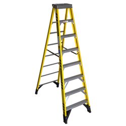 Werner 8 ft. H Fiberglass Step Ladder Type IAA 375 lb. cap.
