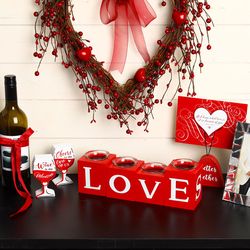 Glitzhome Valentine Candle Holder Wood 1 pc