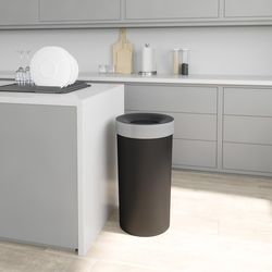 Umbra Vento 16.5 gal Black/Nickel Polypropylene Trash Can