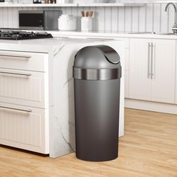 Umbra Venti 16.5 gal Pewter Polypropylene Trash Can