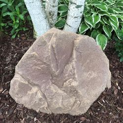DekoRRa Products Rust Polyethylene 18 in. H X 30 in. L X 23 in. W Autumn Bluff Outdoor Decoration