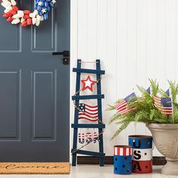 Glitzhome Patriotic Ladder Shaped USA Porch Decor Plastic/Wood 1 pk