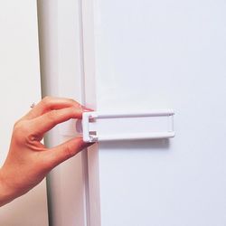 Dreambaby White Plastic Appliance Latch 1 pk