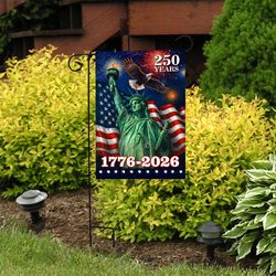 Briarwood Lane Garden Flag