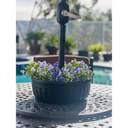 Savannah Planter 5.5 in. H X 15 in. W X 15 in. D Plastic Umbrella Planter Black