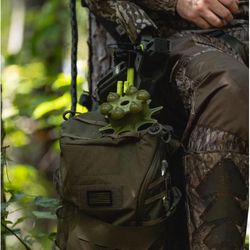 Knight & Hale Olive Drab Plastic Hunting Accessories 7 in.