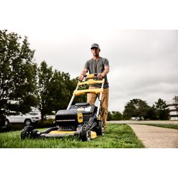 DeWalt 2X20V MAX DCMWSP256U2 21 in. 20 V Battery Self-Propelled Lawn Mower Kit (Battery & Charger)