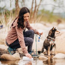 Highwave AutoDogMug Clear Plastic 20 oz Portable Watering Bottle/Bowl For Dogs