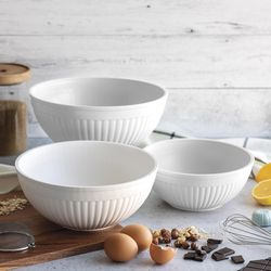 Nordic Ware 5 qt Plastic White Mixing Bowl Set 3 pc