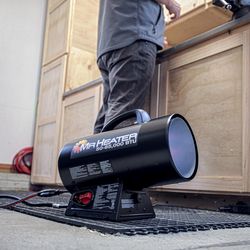 Mr. Heater 85,000 Btu/h 2,125 sq ft Forced Air Propane Portable Heater