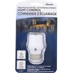 Amertac White Photoelectric Dusk to Dawn Light Control 1 pk
