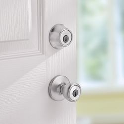Kwikset Tylo Satin Chrome Deadbolt and Entry Door Knob 1-3/4 in.