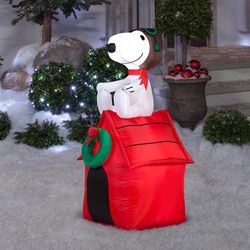 Gemmy LED Snoopy on House 3.5 ft. Inflatable