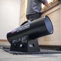 Mr. Heater 125,000 Btu/h 3,125 sq ft Forced Air Propane Portable Heater