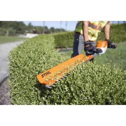 STIHL HSA 150.0 T 40 in. Battery Hedge Trimmer Kit (Battery & Charger)
