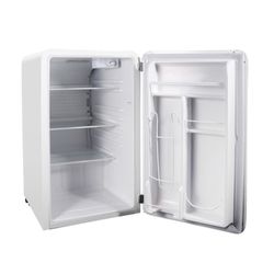 Magic Chef 3.2 ft³ Plastic Mini Refrigerator 90 W