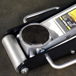 Ranger Manual 4000 lb Automotive Floor Jack