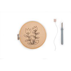 Kikkerland Tulips Punch Needle Kit Bamboo/ Iron/ Steel/ ABS/ Cotton Fabric/ Acrylic Yarn 1 pk