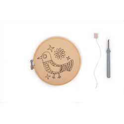 Kikkerland Bird Punch Needle Kit Bamboo/ Iron/ Steel/ ABS/ Cotton Fabric/ Acrylic Yarn 1 pk