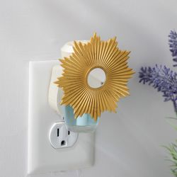 Candle Warmers Gold White Scent Pluggable Fragrance Warmer