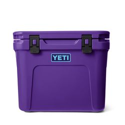 YETI Roadie 32 Pace Purple 32 qt Roller Cooler