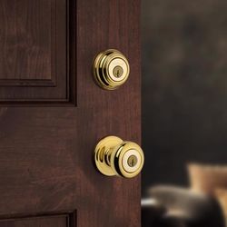 Kwikset SmartKey Juno Polished Brass Deadbolt and Entry Door Knob KW1 1-3/4 in.