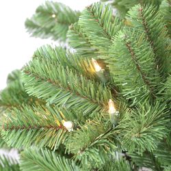 Puleo International 7-1/2 ft. Full Incandescent 550 ct Vermont Spruce Christmas Tree