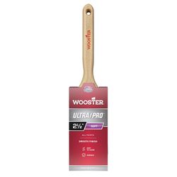Wooster Ultra/Pro 2-1/2 in. Soft Flat Paint Brush